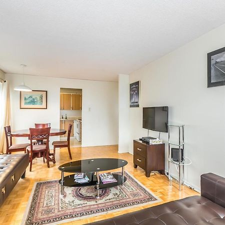 Toronto Furnished Living-Gerard Διαμέρισμα Εξωτερικό φωτογραφία