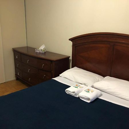 Toronto Furnished Living-Gerard Διαμέρισμα Εξωτερικό φωτογραφία