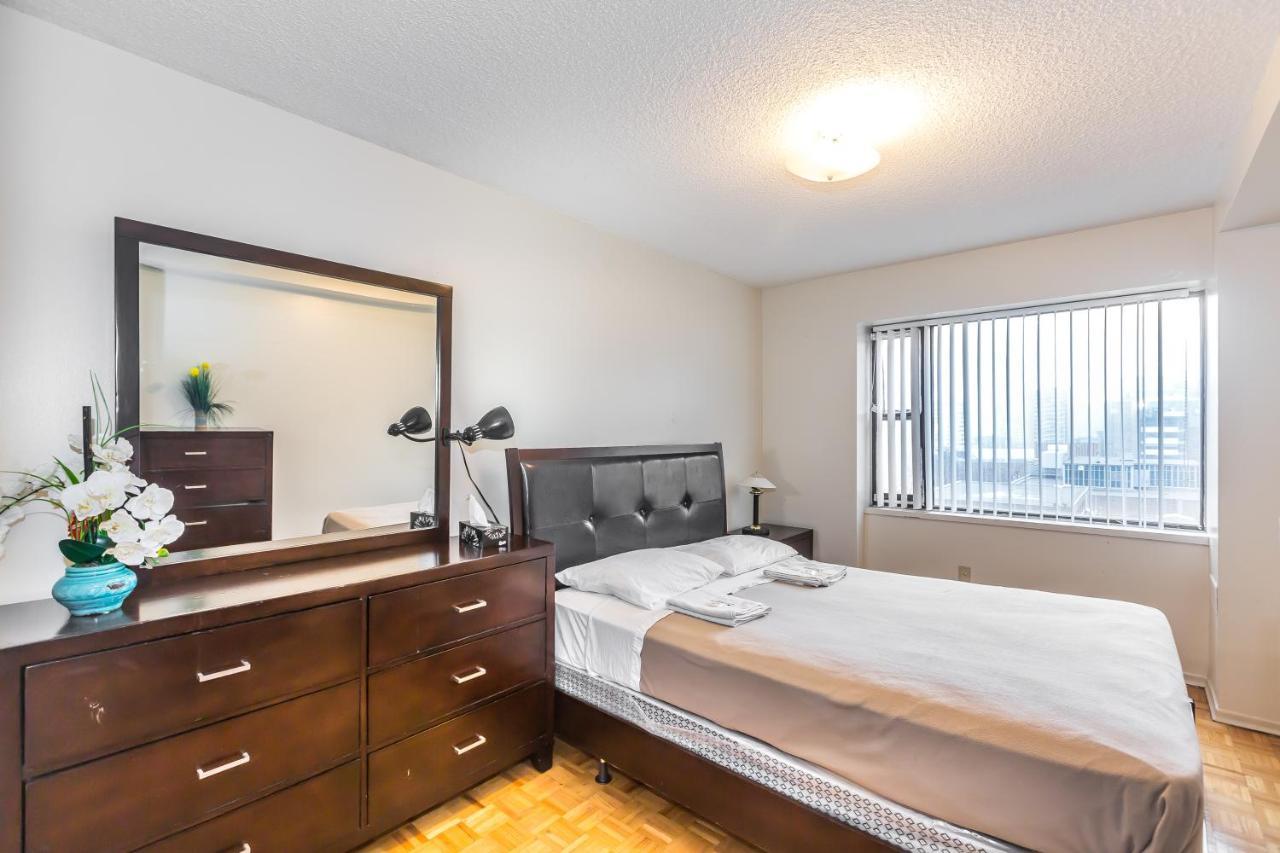 Toronto Furnished Living-Gerard Διαμέρισμα Εξωτερικό φωτογραφία
