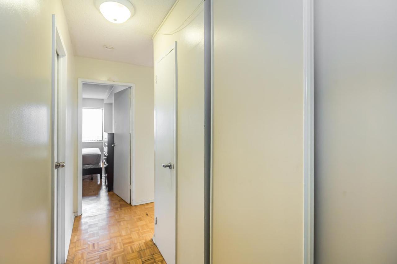 Toronto Furnished Living-Gerard Διαμέρισμα Εξωτερικό φωτογραφία