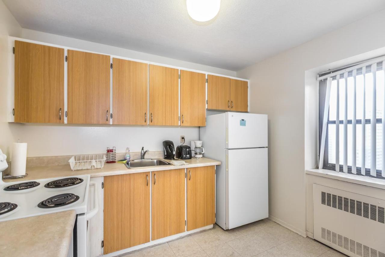 Toronto Furnished Living-Gerard Διαμέρισμα Εξωτερικό φωτογραφία