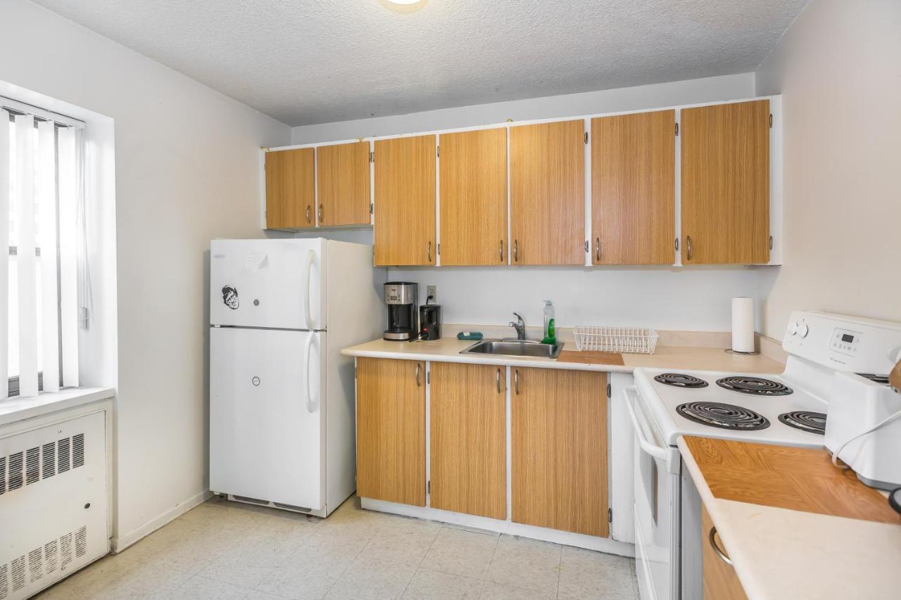 Toronto Furnished Living-Gerard Διαμέρισμα Εξωτερικό φωτογραφία