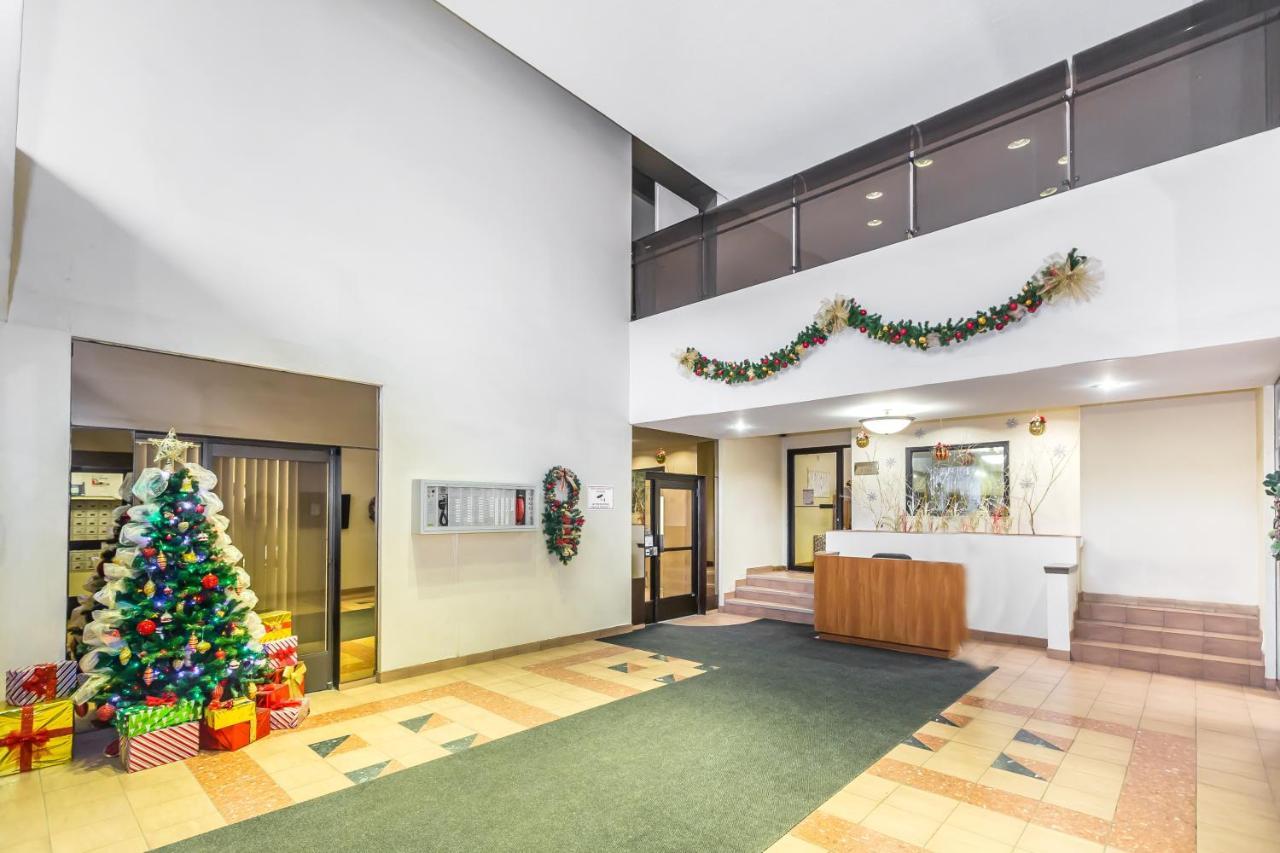 Toronto Furnished Living-Gerard Διαμέρισμα Εξωτερικό φωτογραφία