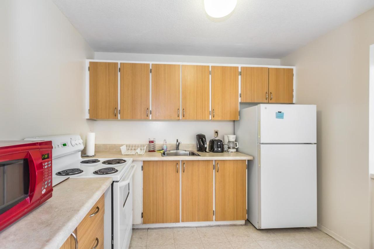 Toronto Furnished Living-Gerard Διαμέρισμα Εξωτερικό φωτογραφία