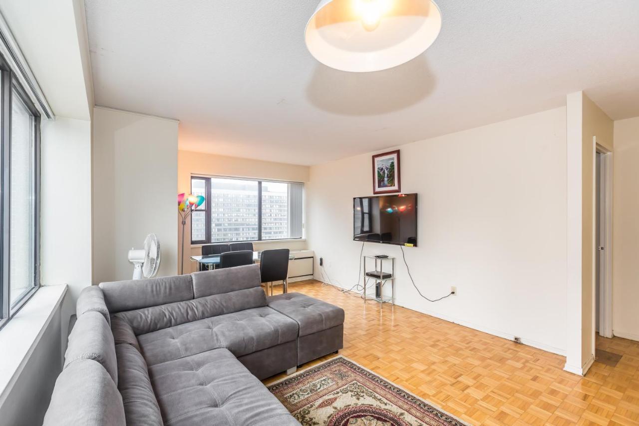 Toronto Furnished Living-Gerard Διαμέρισμα Εξωτερικό φωτογραφία
