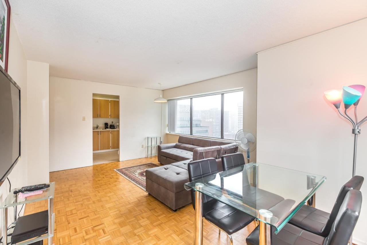 Toronto Furnished Living-Gerard Διαμέρισμα Εξωτερικό φωτογραφία