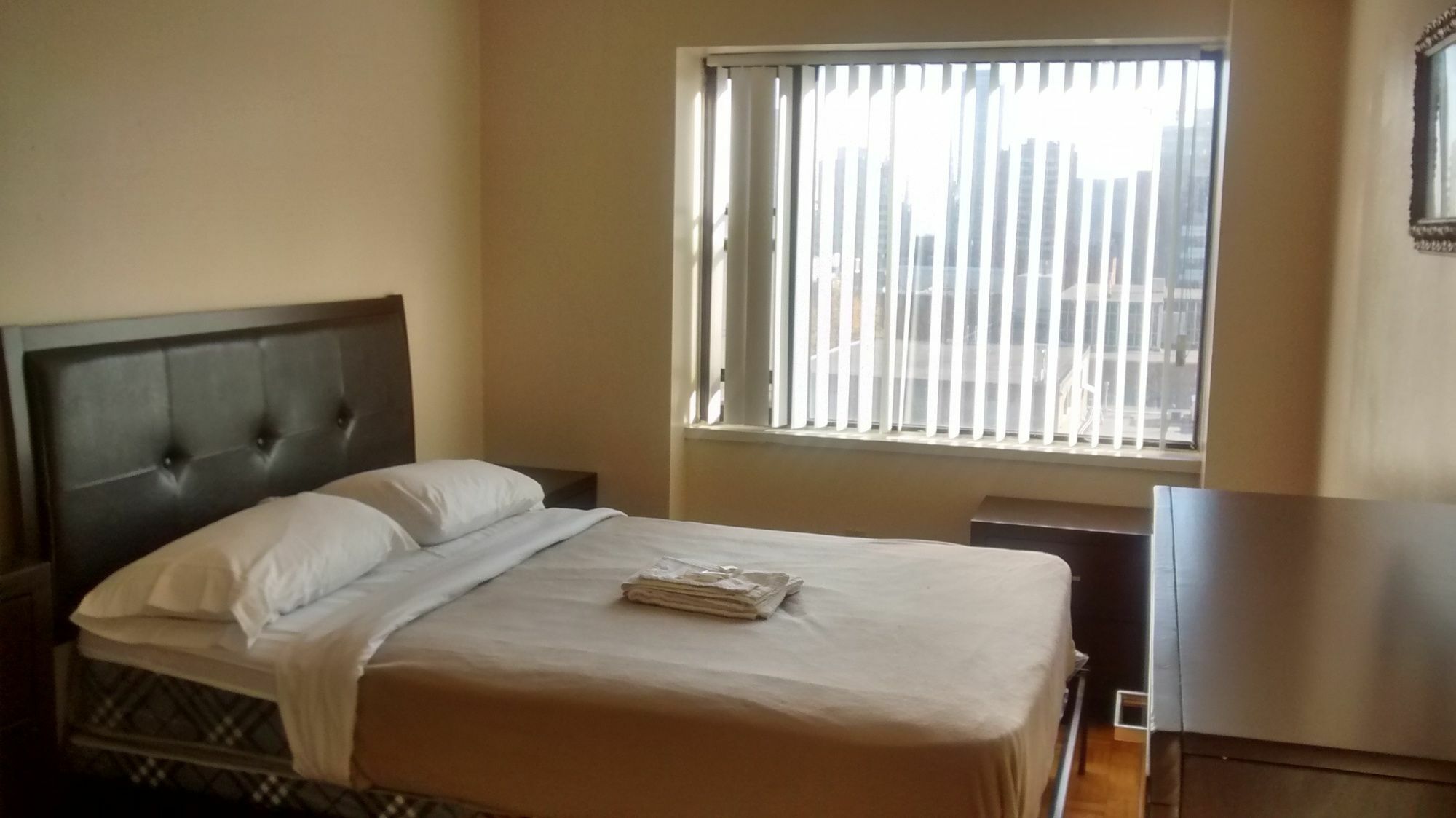 Toronto Furnished Living-Gerard Διαμέρισμα Εξωτερικό φωτογραφία